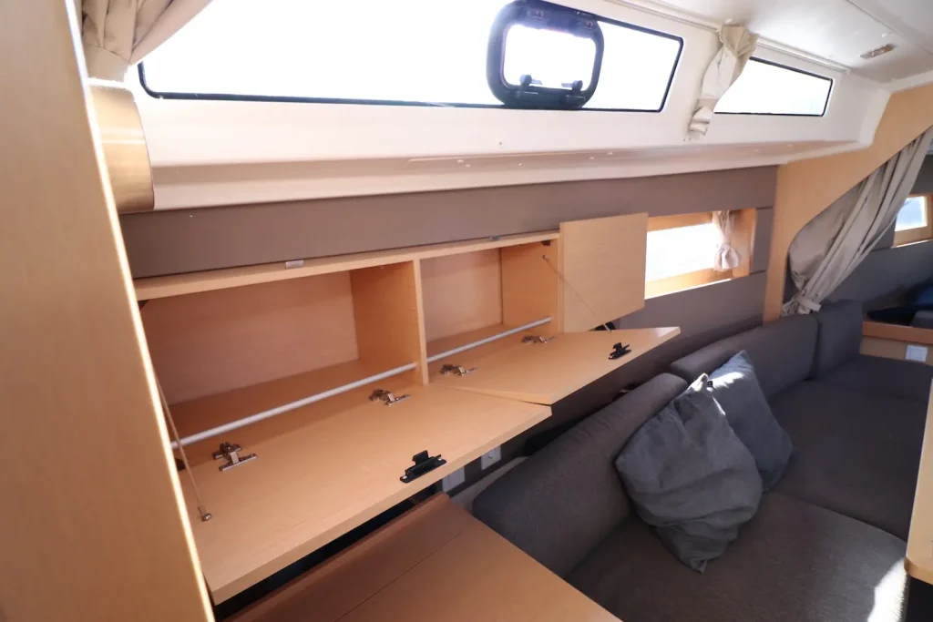 Till salu: Beneteau Oceanis 38 – bild 8