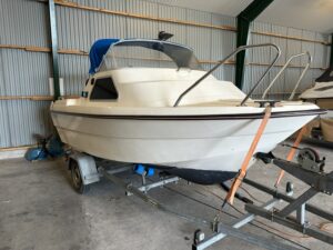 Uttern 460 med Yamaha 40 hk – komplett med bromsad trailer
