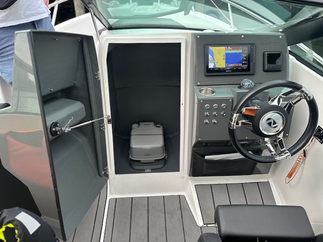 Till salu: Nordkapp Avant 705 Highline – Evinrude 200 H.O. | Endast 138,4 timmar | Trailer ingår – bild 18