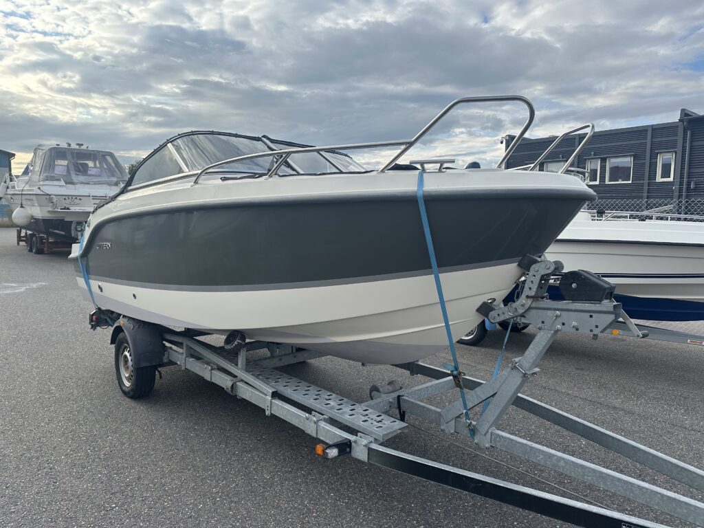 Till salu: UTTERN T51 2017 – MERCURY F100 • 135 TIMMAR • EN ÄGARE • BRENDERUP 80-TRAILER – bild 140