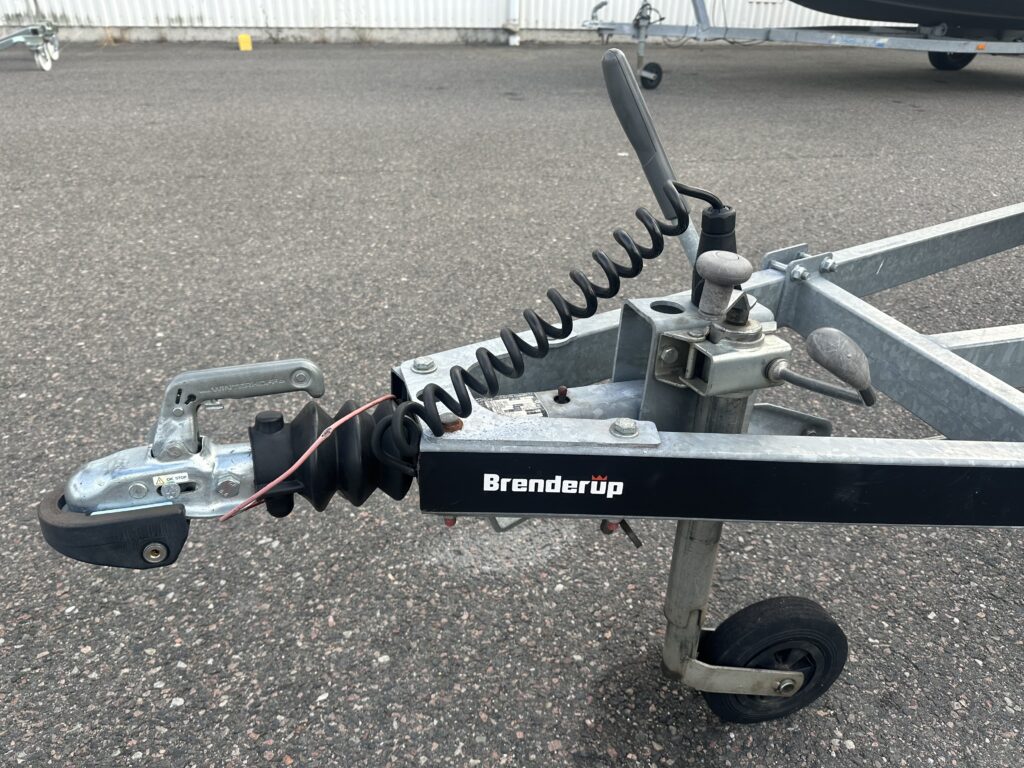 Till salu: UTTERN T51 2017 – MERCURY F100 • 135 TIMMAR • EN ÄGARE • BRENDERUP 80-TRAILER – bild 139