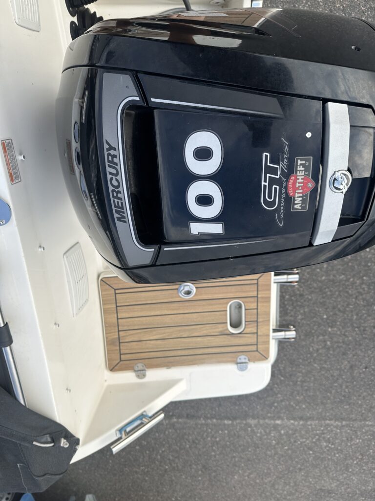 Till salu: UTTERN T51 2017 – MERCURY F100 • 135 TIMMAR • EN ÄGARE • BRENDERUP 80-TRAILER – bild 12
