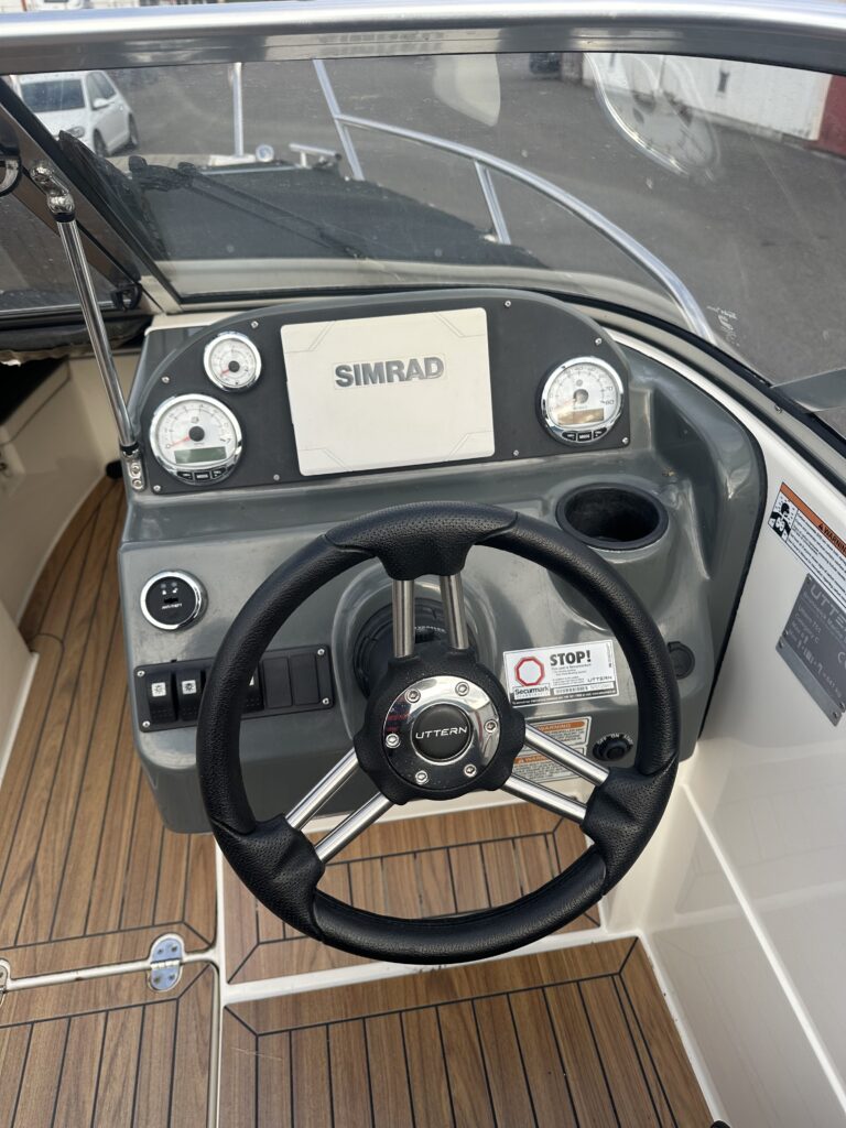 Till salu: UTTERN T51 2017 – MERCURY F100 • 135 TIMMAR • EN ÄGARE • BRENDERUP 80-TRAILER – bild 128