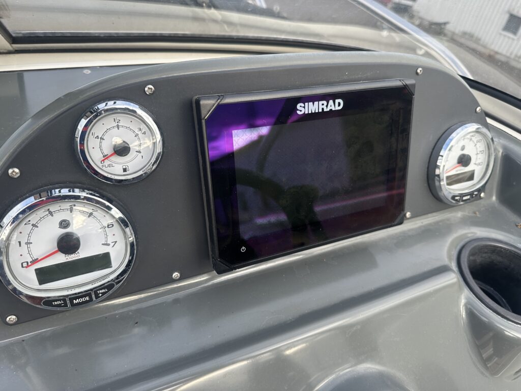 Till salu: UTTERN T51 2017 – MERCURY F100 • 135 TIMMAR • EN ÄGARE • BRENDERUP 80-TRAILER – bild 122