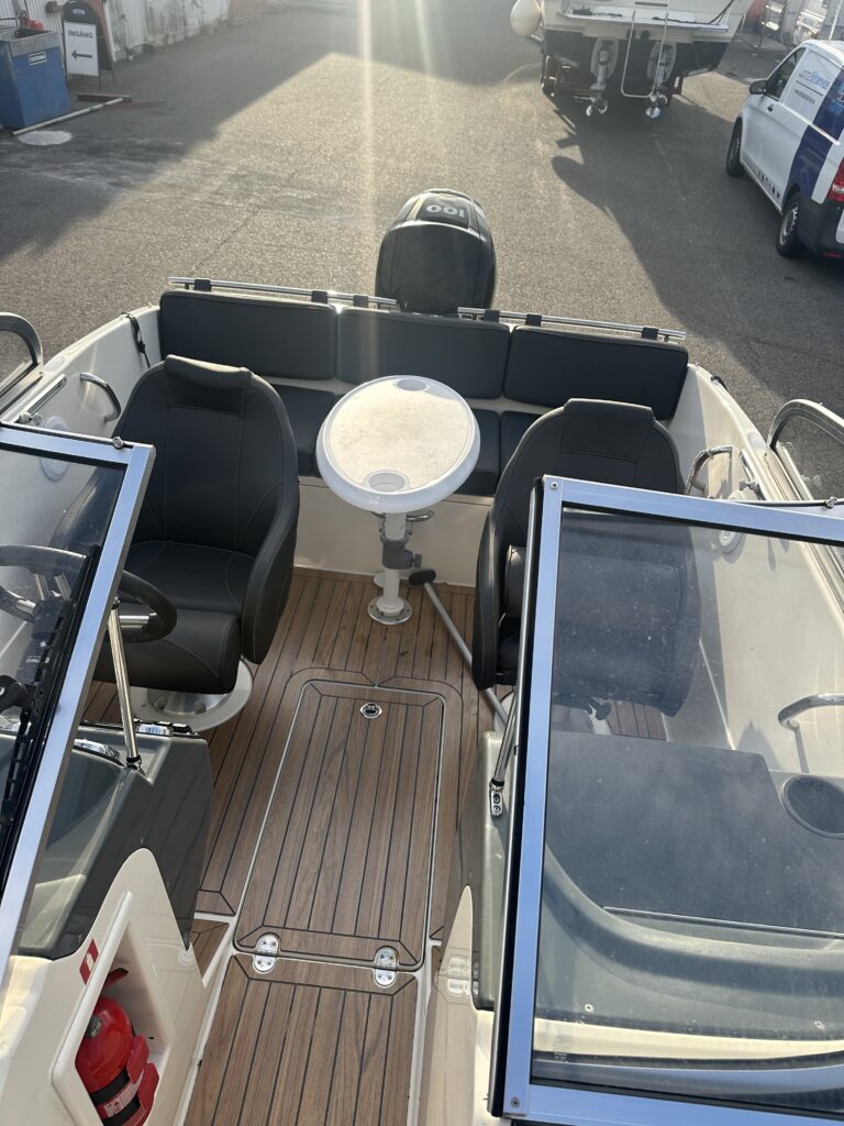 Till salu: UTTERN T51 2017 – MERCURY F100 • 135 TIMMAR • EN ÄGARE • BRENDERUP 80-TRAILER – bild 41