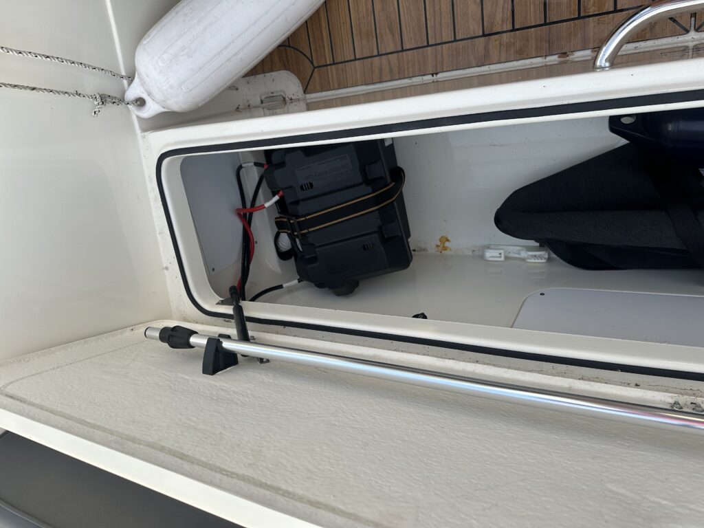 Till salu: UTTERN T51 2017 – MERCURY F100 • 135 TIMMAR • EN ÄGARE • BRENDERUP 80-TRAILER – bild 47