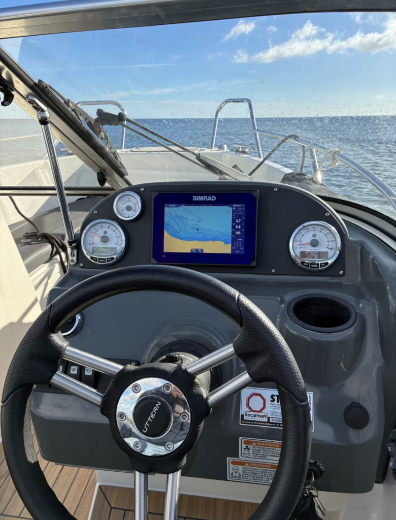 Till salu: UTTERN T51 2017 – MERCURY F100 • 135 TIMMAR • EN ÄGARE • BRENDERUP 80-TRAILER – bild 143